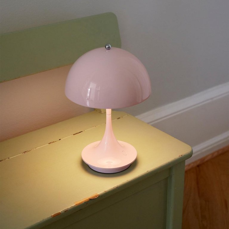 Louis Poulsen Panthella tafellamp V2 Ø16 LED oplaadbaar opaal