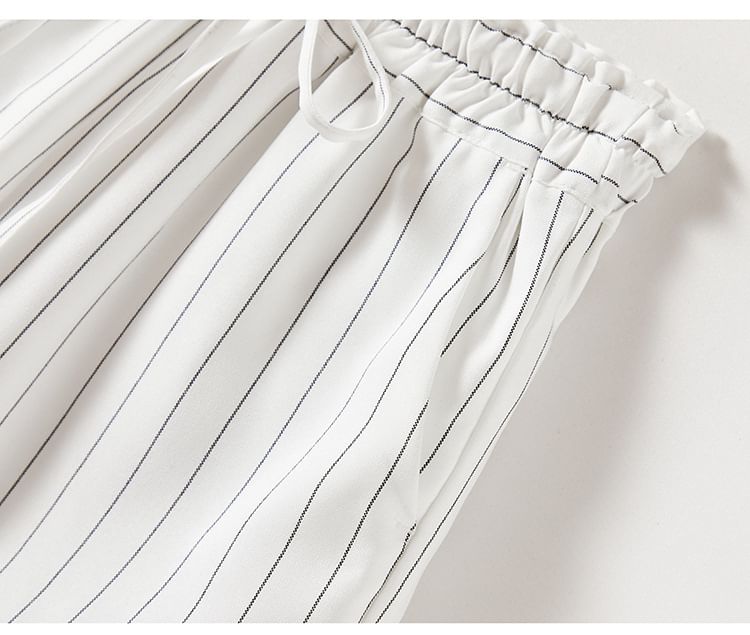 YARU - Gestreepte shorts met hoge taille en trekkoord