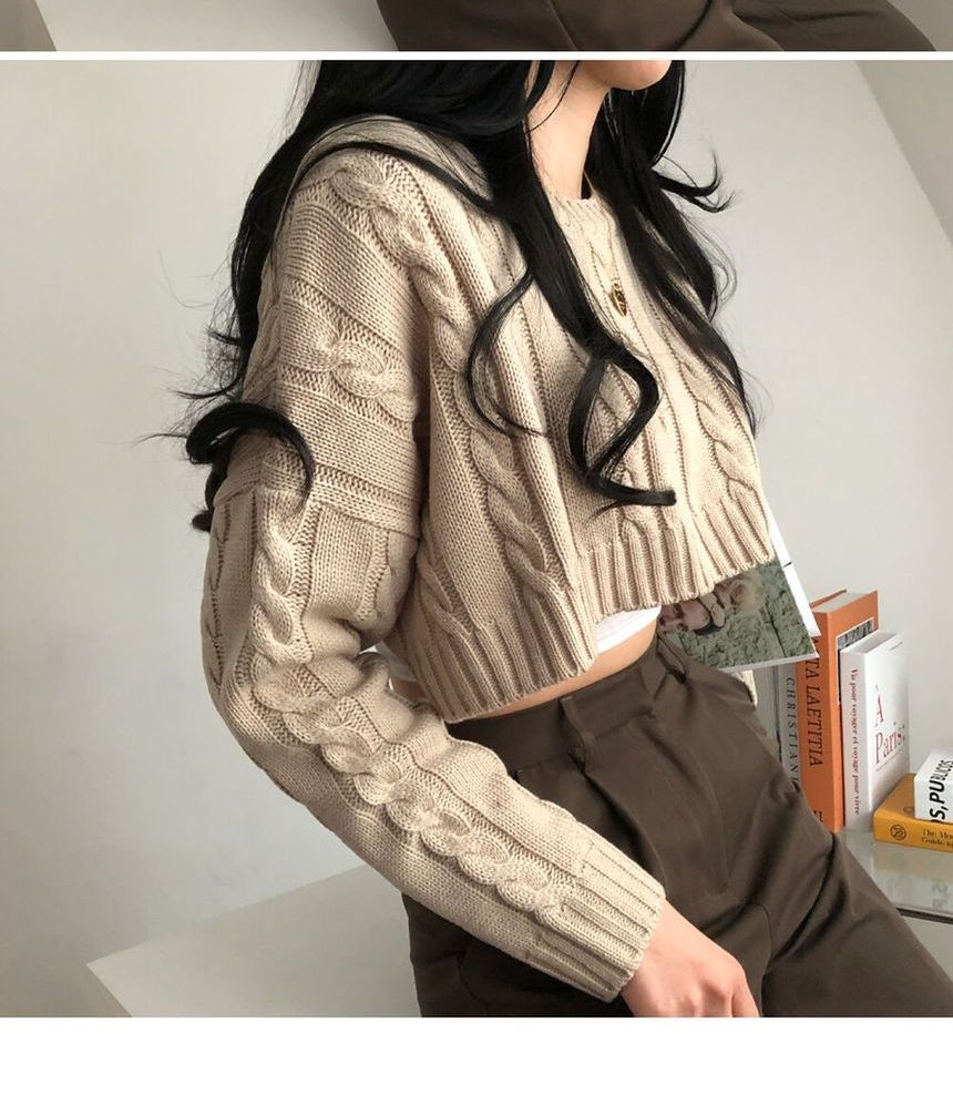 Maisee - Ronde hals, effen kabelgebreide cropped trui