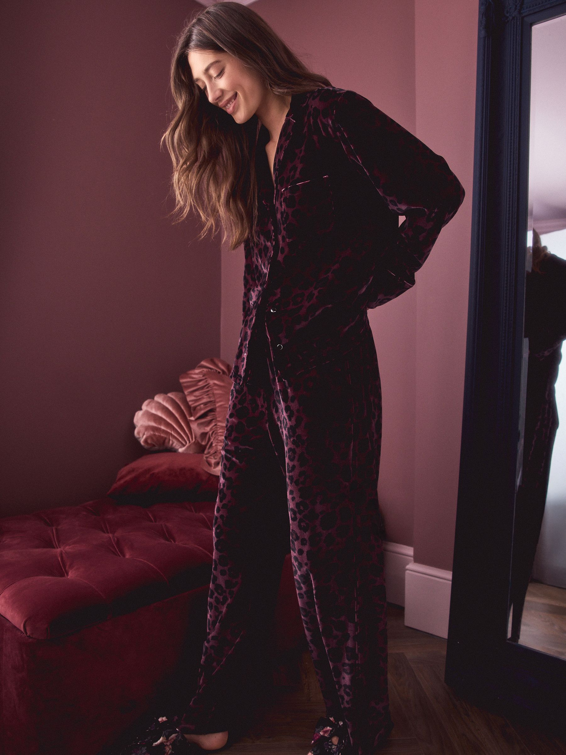 Paars met dierenprint - Comfortabele pyjama met doorlopende knopen