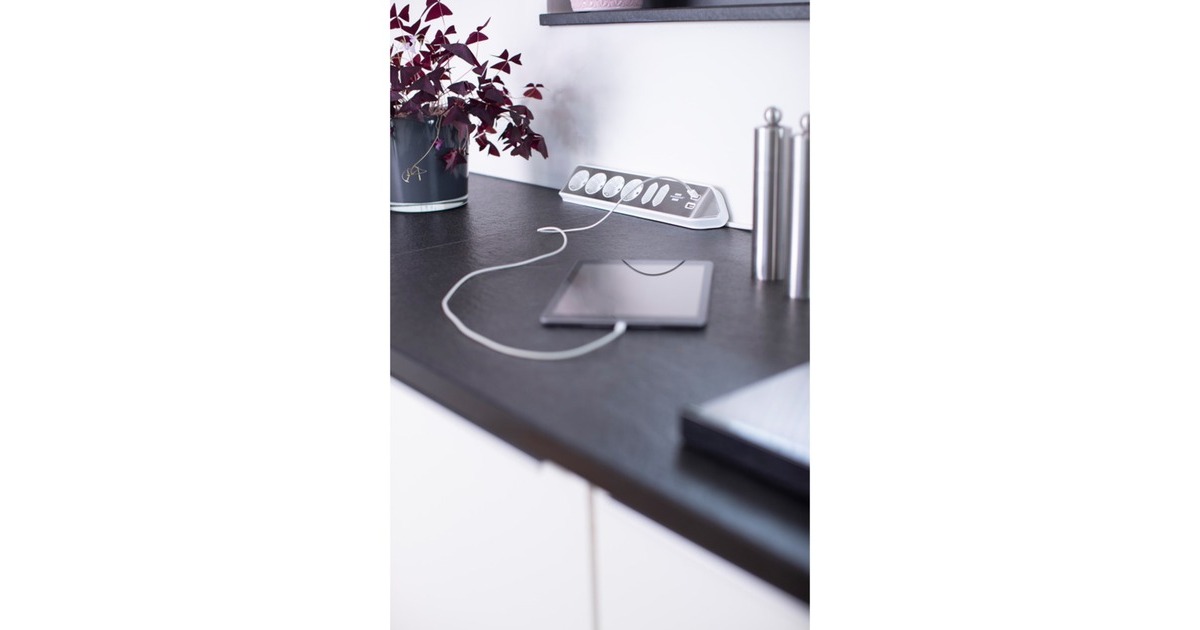BrennenstuhlEstilo hoekstopcontact 4-voudig met USB-oplaadfunctie stekkerdoos  (Wit/roestvrij staal)