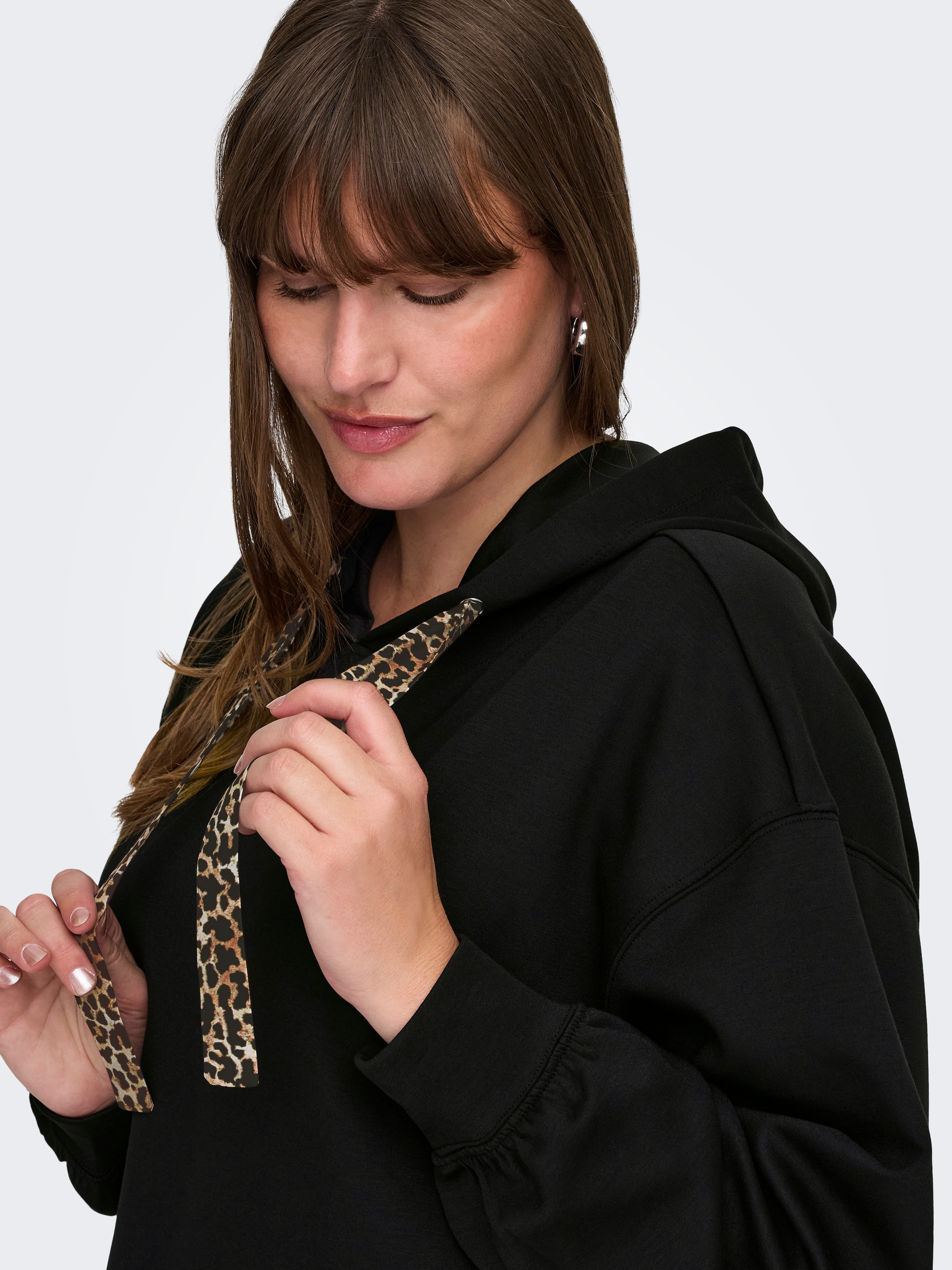 ONLY CARMAKOMA Kapuzensweatshirt »CARALINA LIFE LEO DETAIL HOOD BOX JRS«