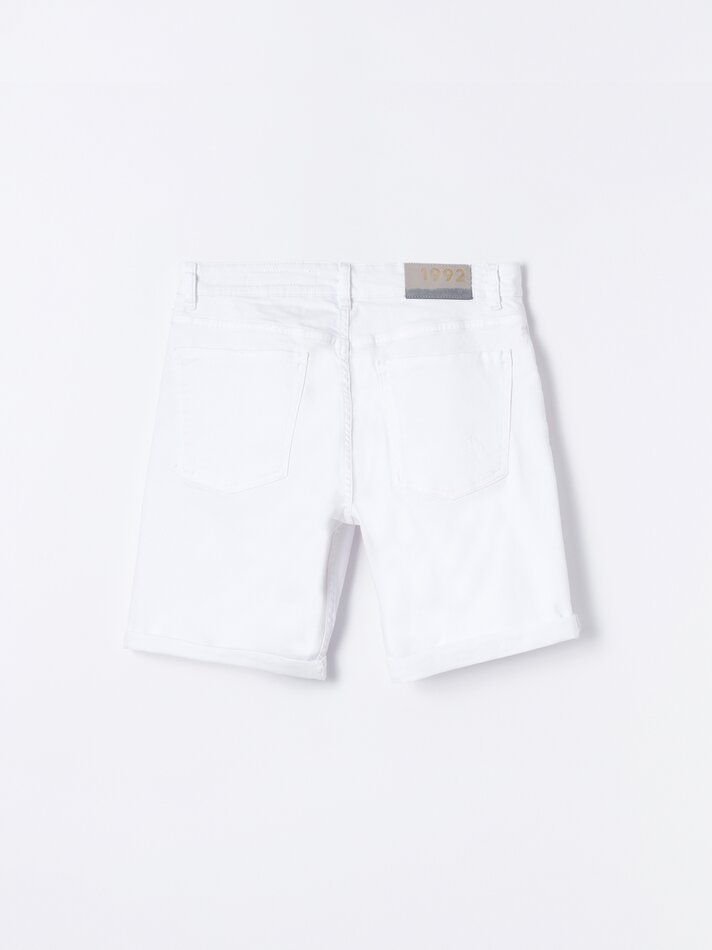 Shorts jeans slim confortáveis com rasgos - Branco