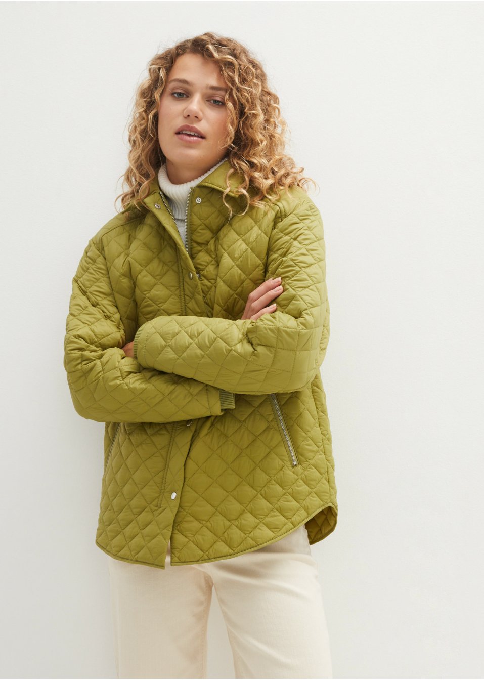 Veste matelassée avec col, légèrement rembourrée