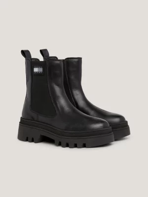 Botas Chelsea de couro com travas