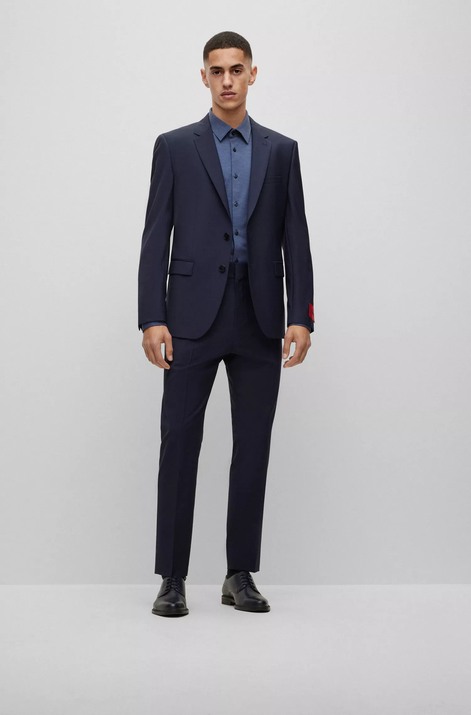 Camisa HUGO vermelha, corte slim, em malha elástica de alta performance mesclada.