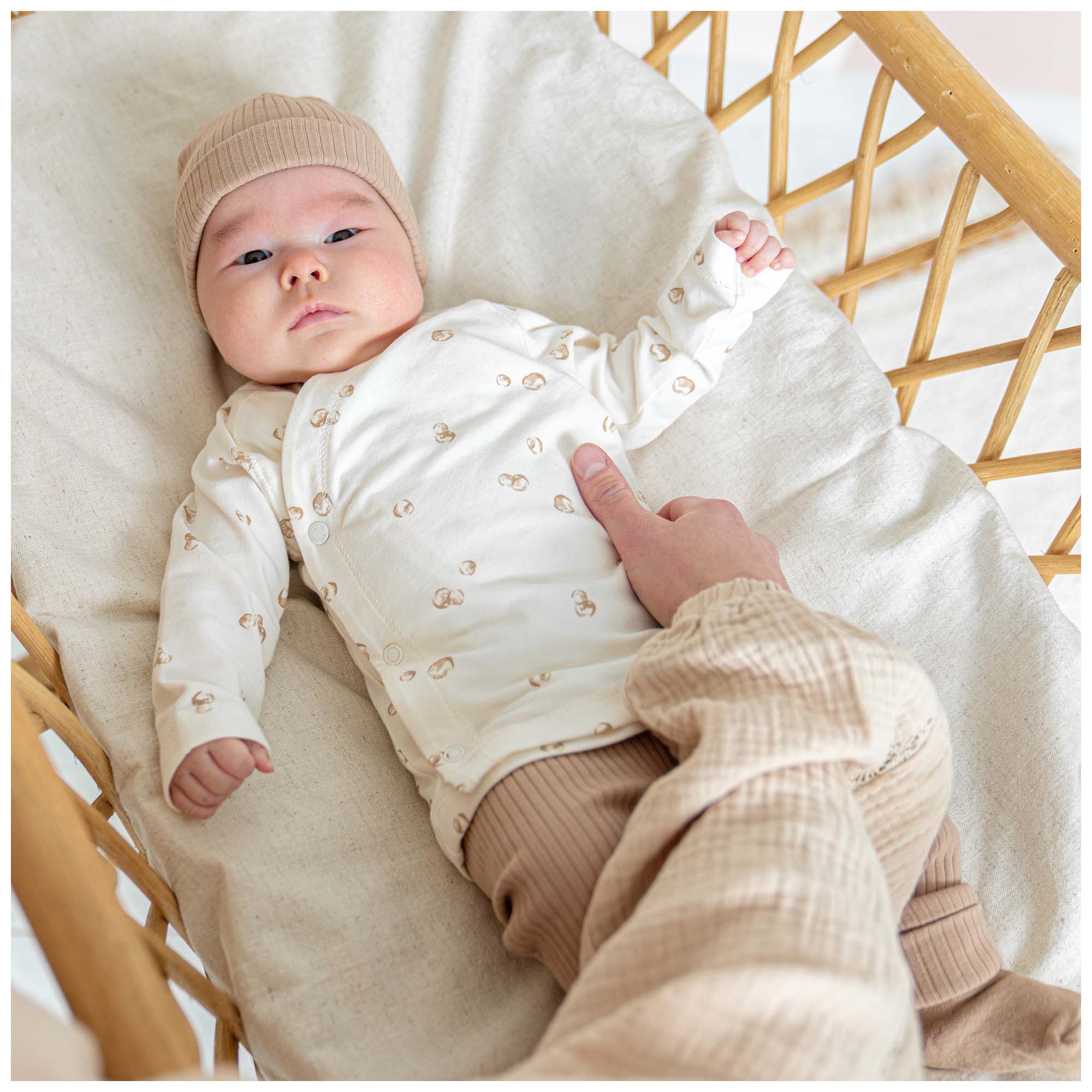 Prénatal newborn overslagshirt lange mouwen all over print beige