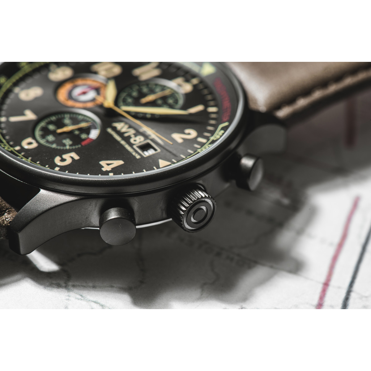 Montre AVI 8 Hawker Hurricane homme acier bracelet cuir vert kaki