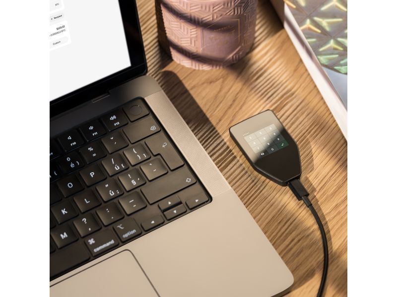 Trezor Trezor Safe 5 Black Graphite Benutzerfreundliche Hardware-Wallet