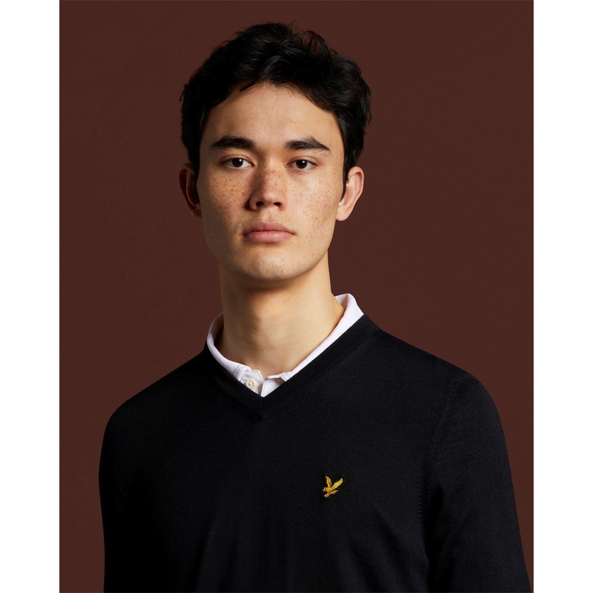 Lyle and Scott Golf V Neck Pullover