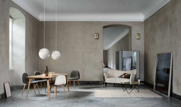 Gubi Gräshoppa vloerlamp warm grey