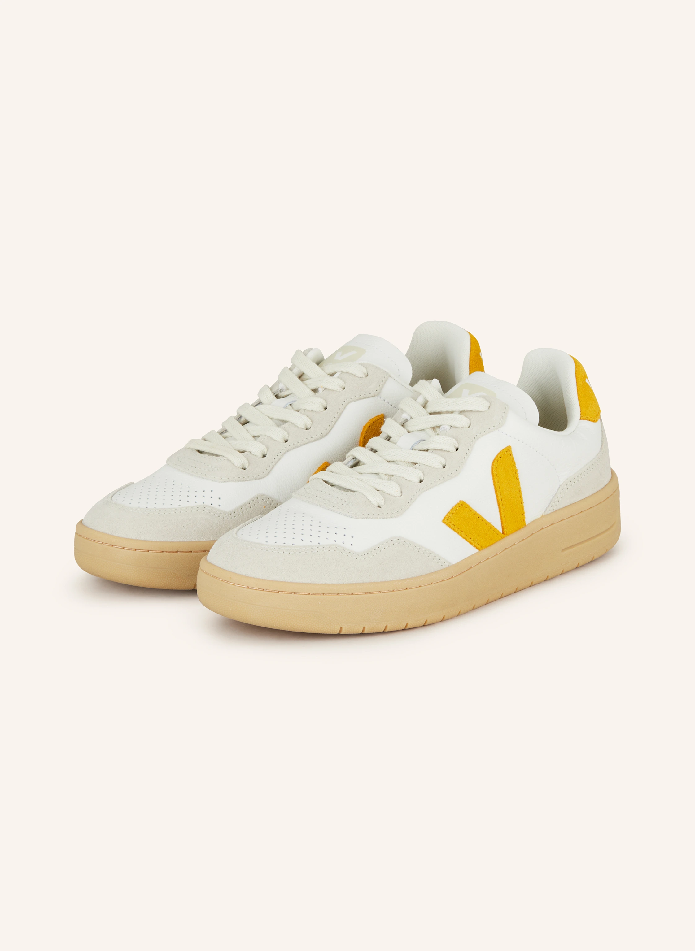 VEJA Sneaker V-90