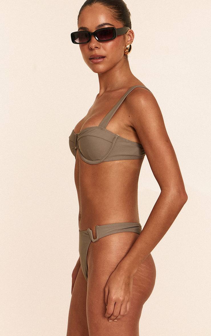 Champignon Bas De Bikini Tanga Avec Barre En U