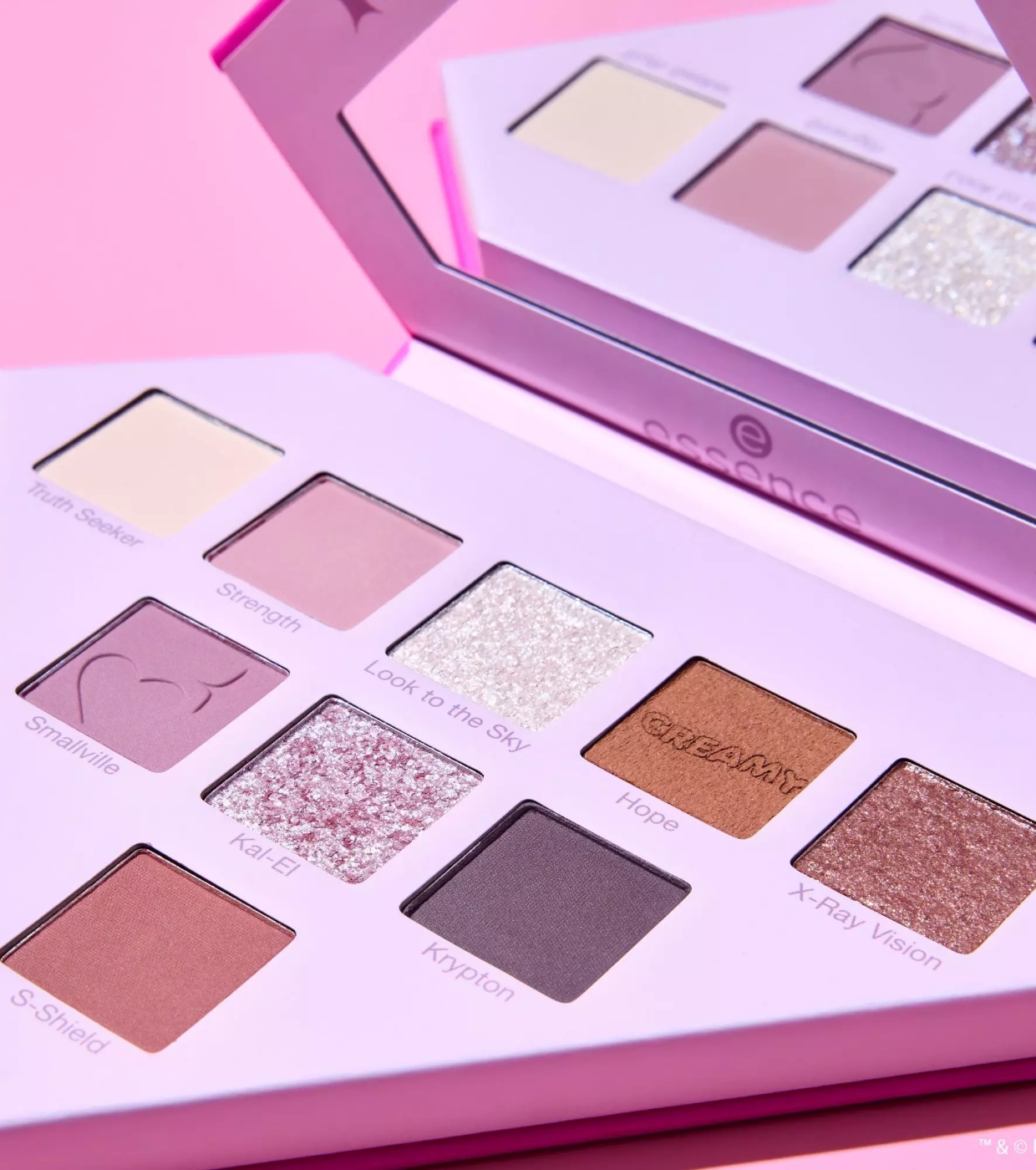essence - *Superman* - Paleta de sombras - 01: Find your power