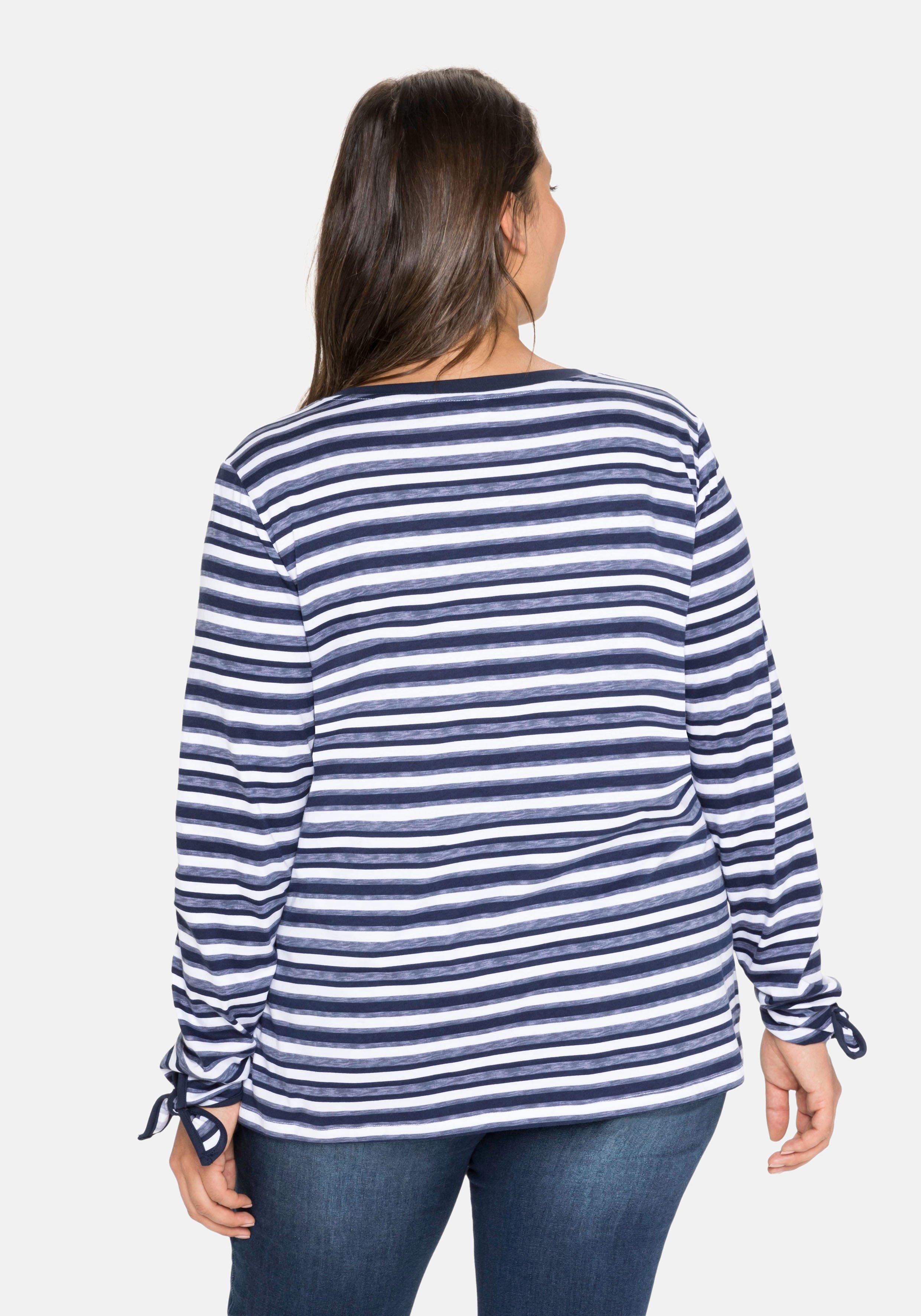 Langarmshirt mit Ringeln und Knoten am Ärmelsaum