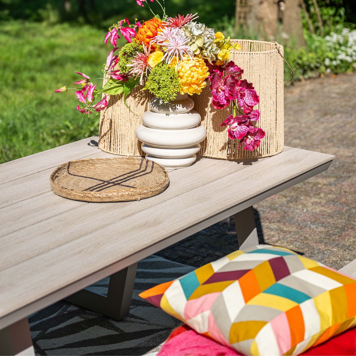 Garden impressions sarria picknicktafel