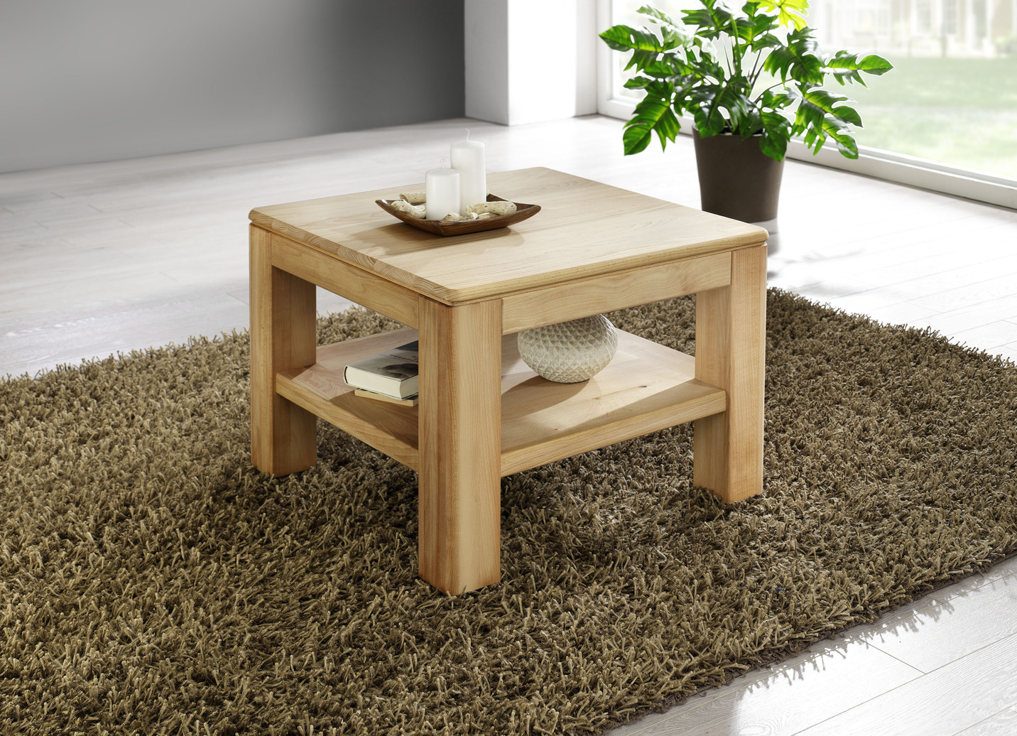 Couchtisch aus Massivholz