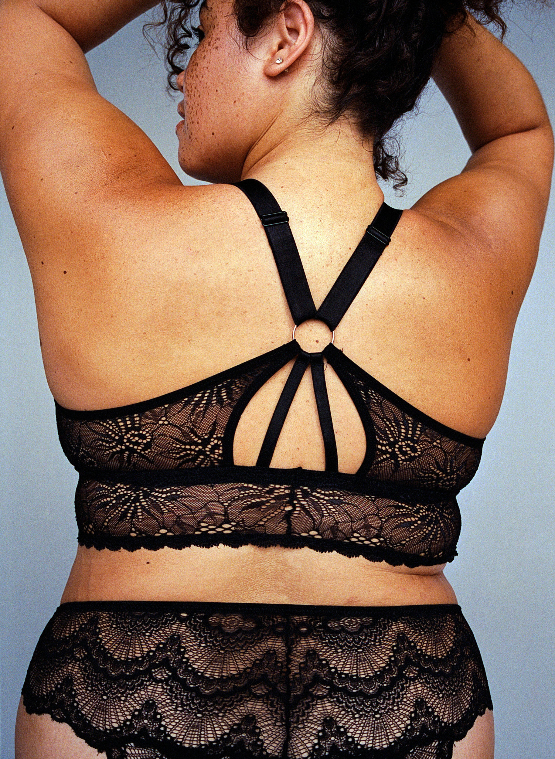 Blonde bralette med rygdetalje