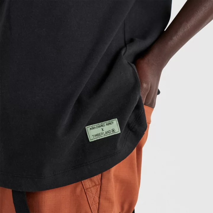Camiseta Timberland x Nina Chanel Abney na cor preta