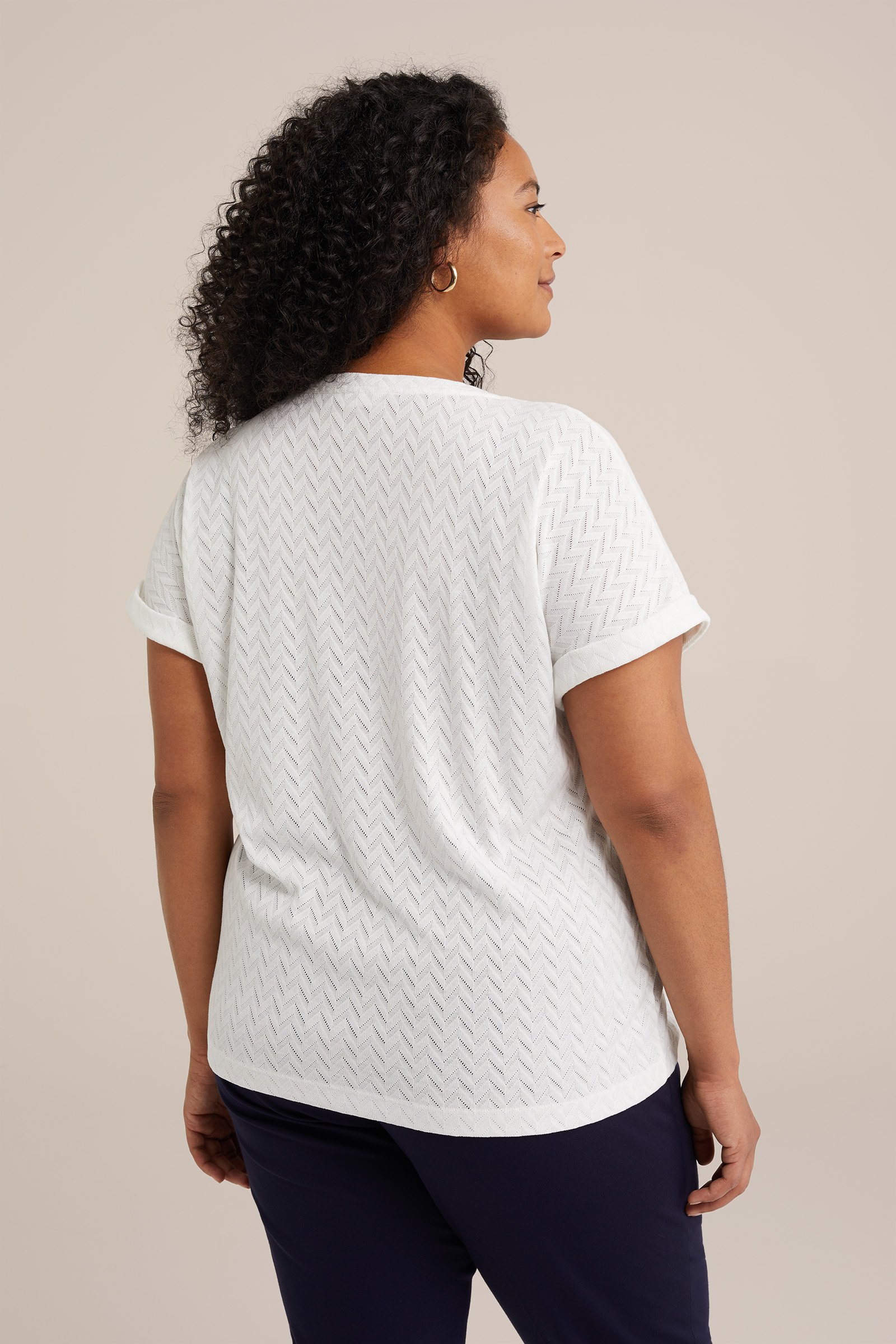 T-shirt met opengewerkt dessin - Curve WE Fashion Wit