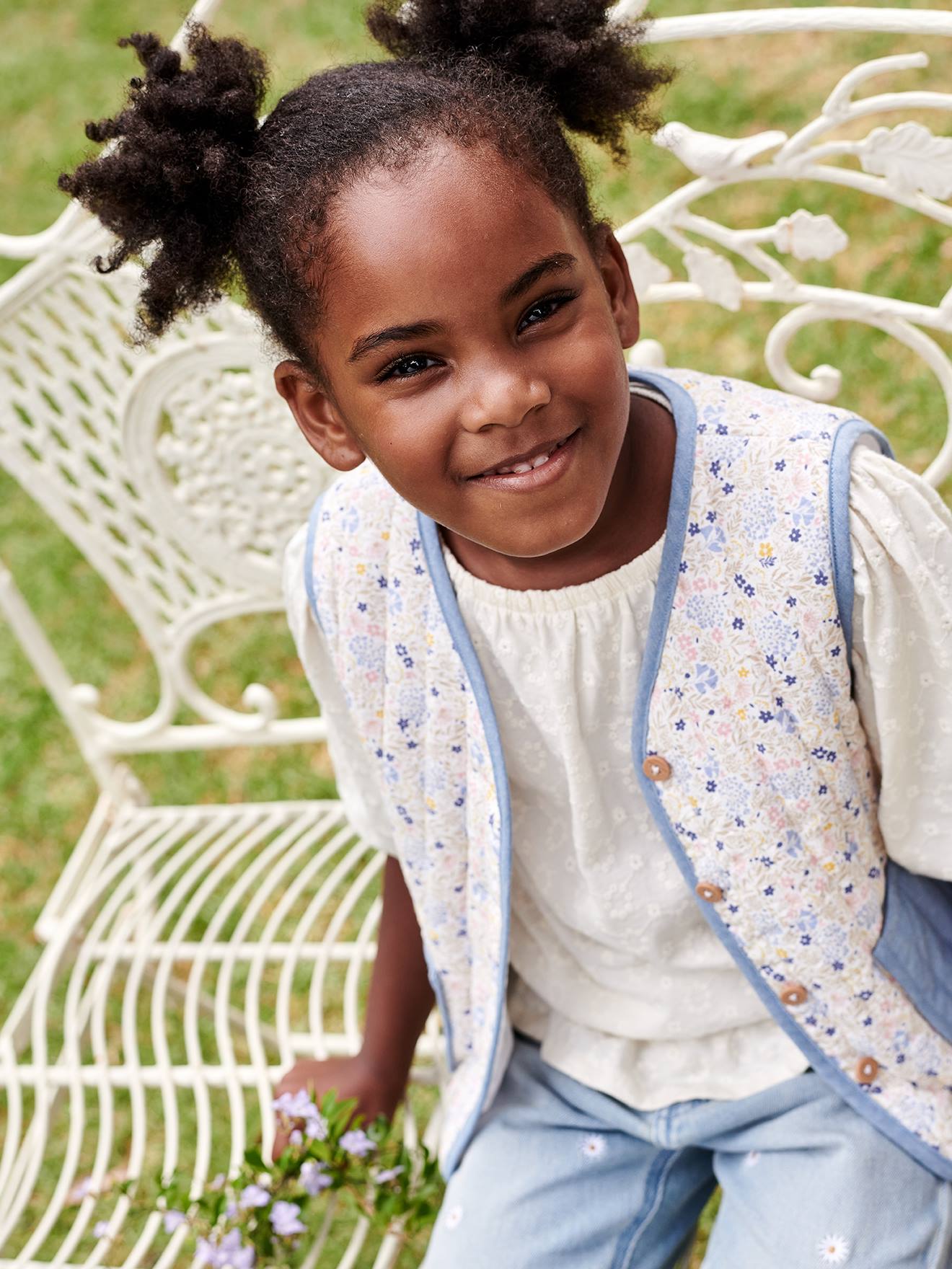 Colete acolchoado de malha off-white para meninas