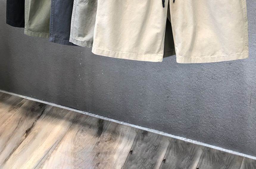Adotuastic - Effen shorts met wijde pijpen en trekkoord in de taille