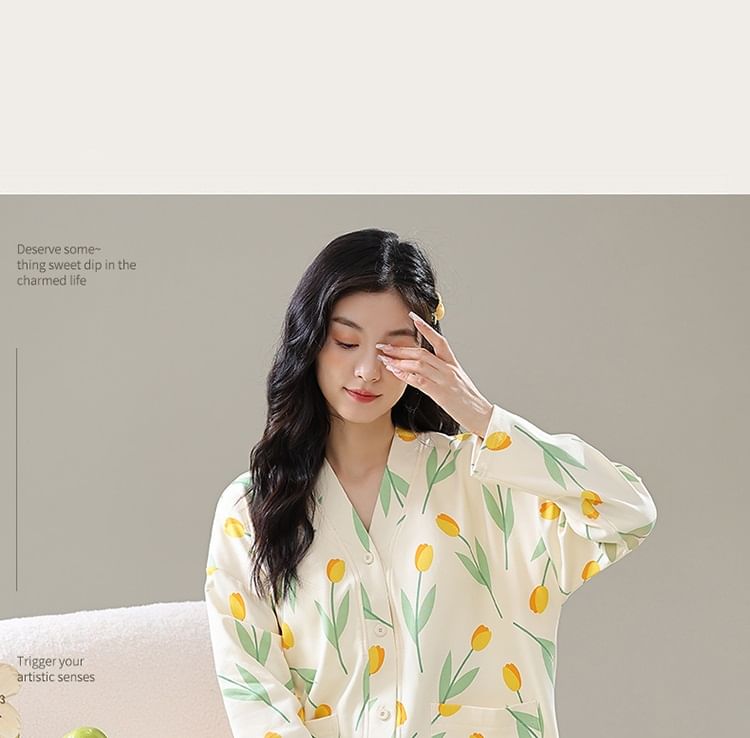 Jeony - Pyjamaset: lange mouwen, gewatteerde top met bloemenprint + broek