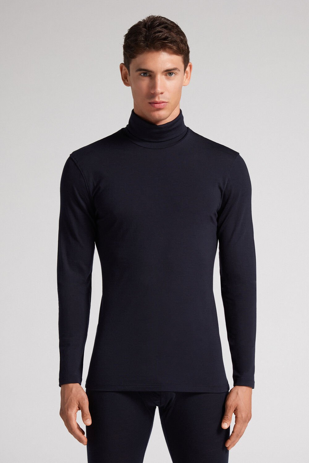 Blusa de lã merino de manga comprida e gola alta