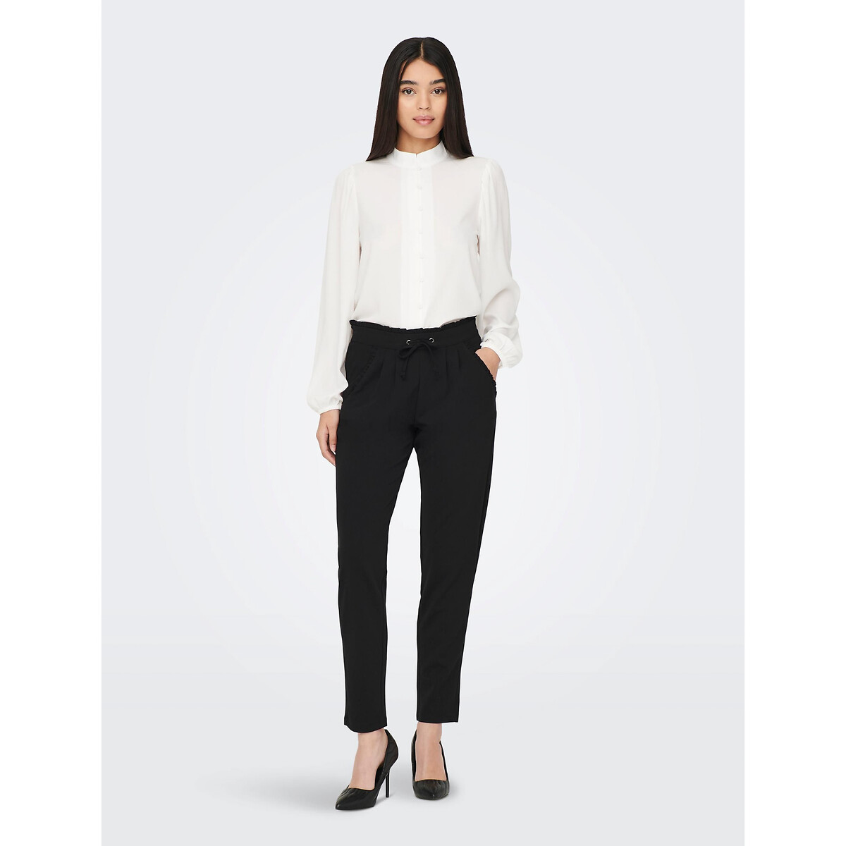 JDY<br>Calças slim, cintura padrão