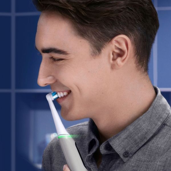 Oral-B Escova de Dentes Elétrica Oral-BiO 6S   Estojo de Viagem - Cinzento