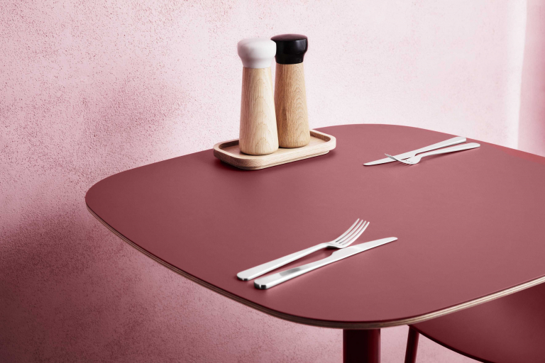 Normann Copenhagen Craft peper- en zoutmolen zwart small naturel eiken