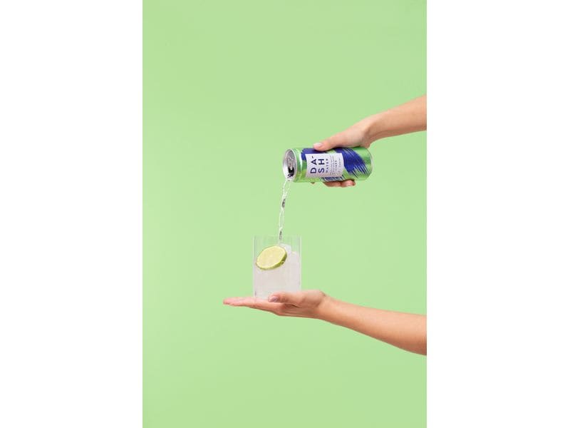 Dash Water Sparkling Lime 12 x 0.33 l Kohlensäurehaltiges Erfrischungsgetränk mit Limettengeschmack