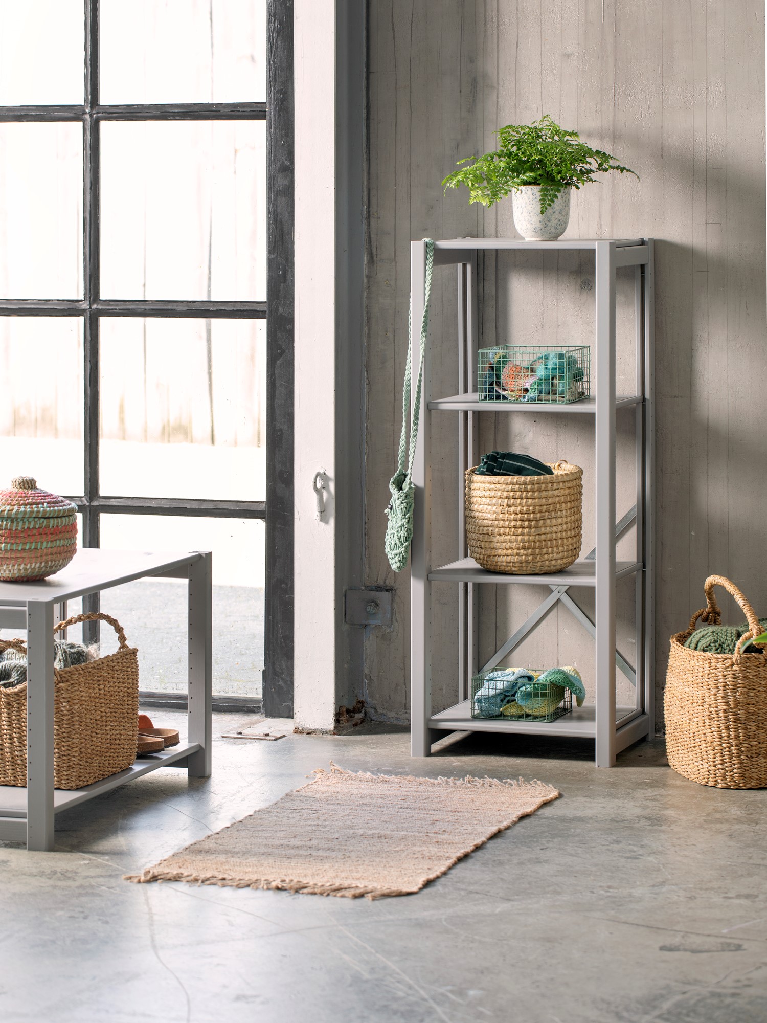 Reol | Fyrretræ. 45,8 x 38,6 x 116 cm. | Silver Grey | abc classic