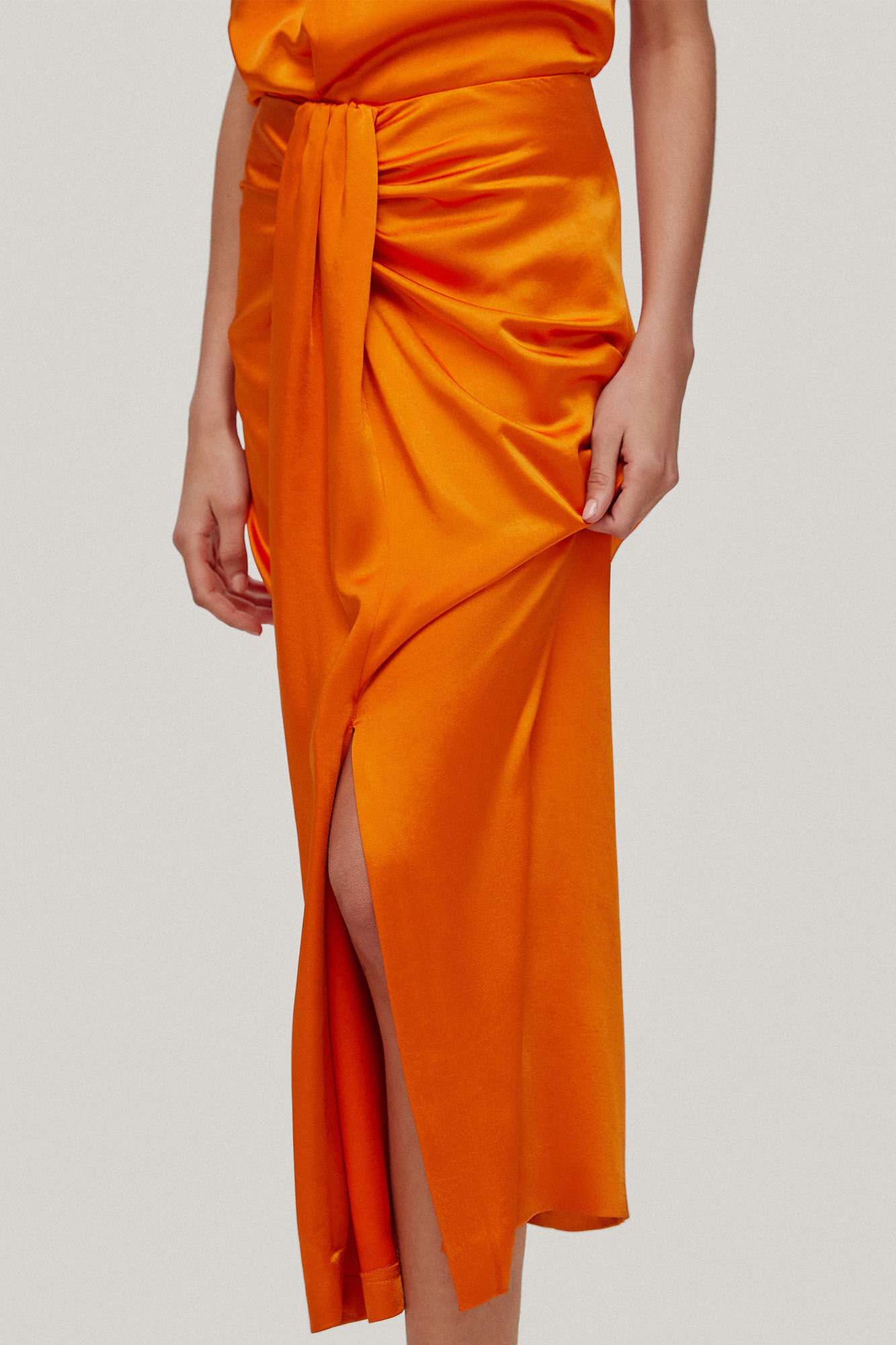 Saia midi drapeada - Laranja
