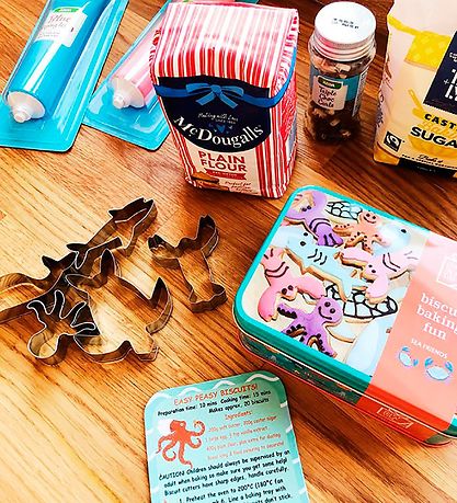 Gift In A Tin Udstikker s?t - Learn & Play - Biscuit Baking Fun