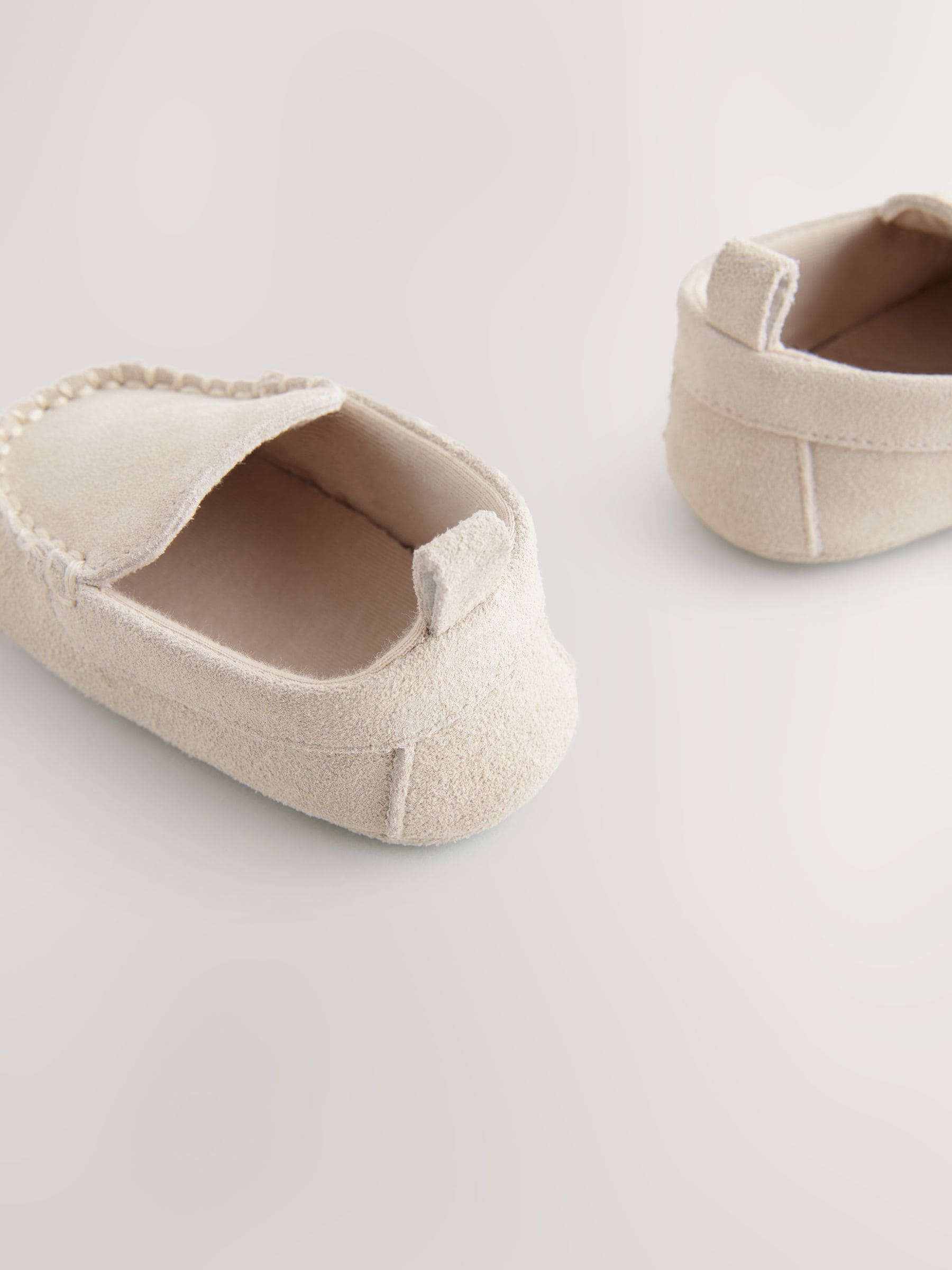 Neutrale instappers - Suède babyschoenen (0-2mnd)