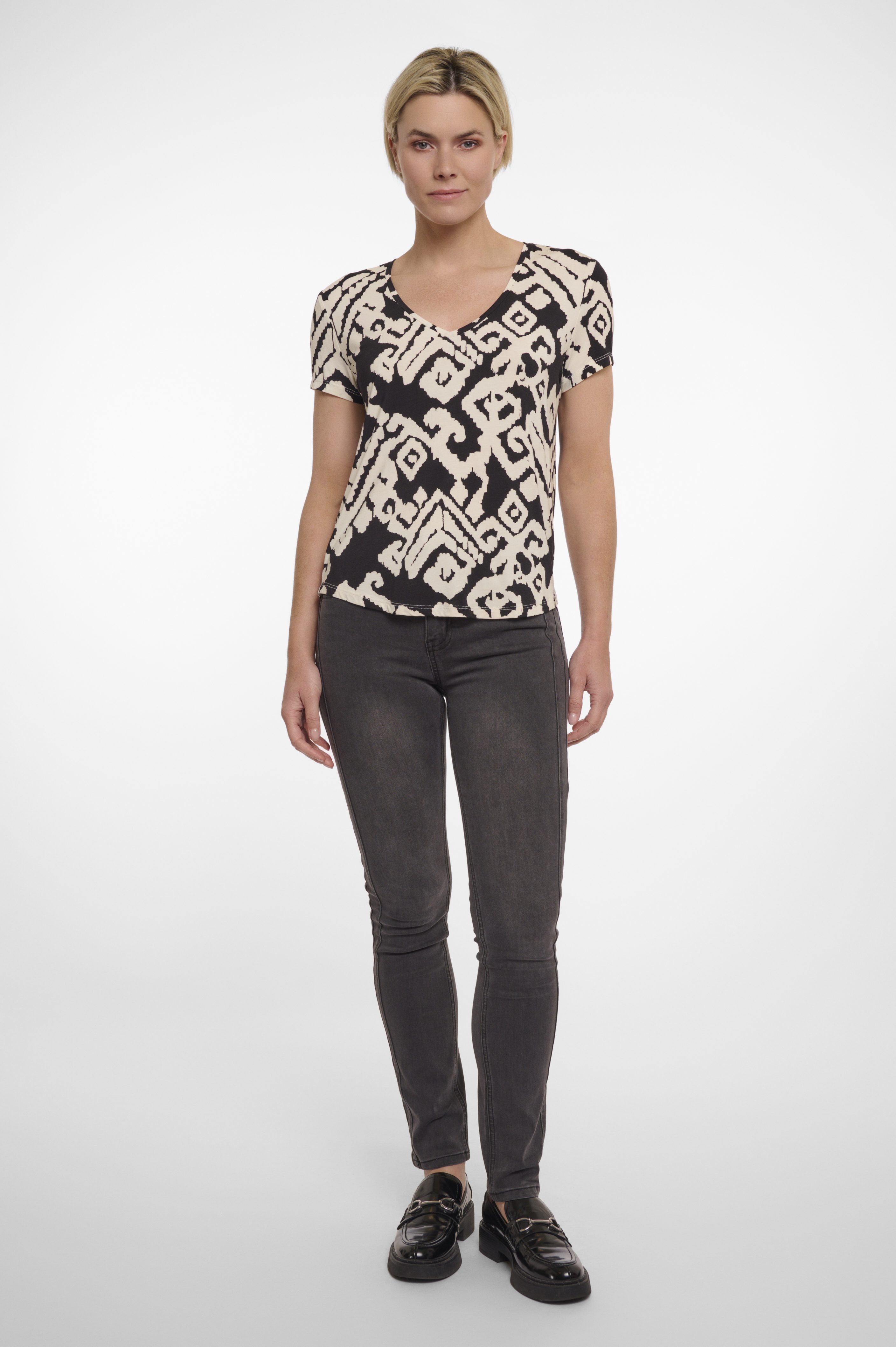 Rino & Pelle - Dewels T-Shirt With Ikat Print - Birch/Black/Ikat