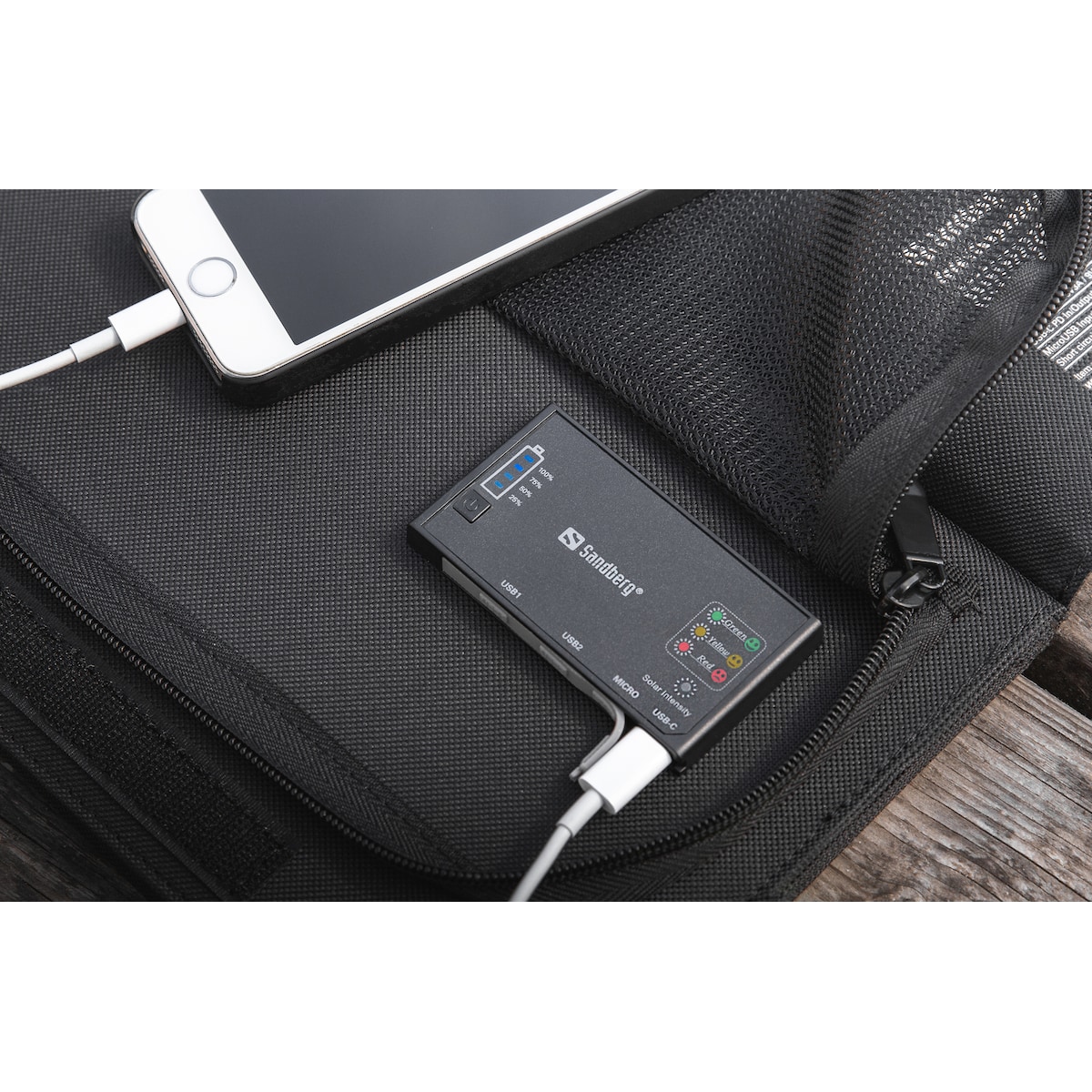 Sandberg Solar 3-panel lader med powerbank