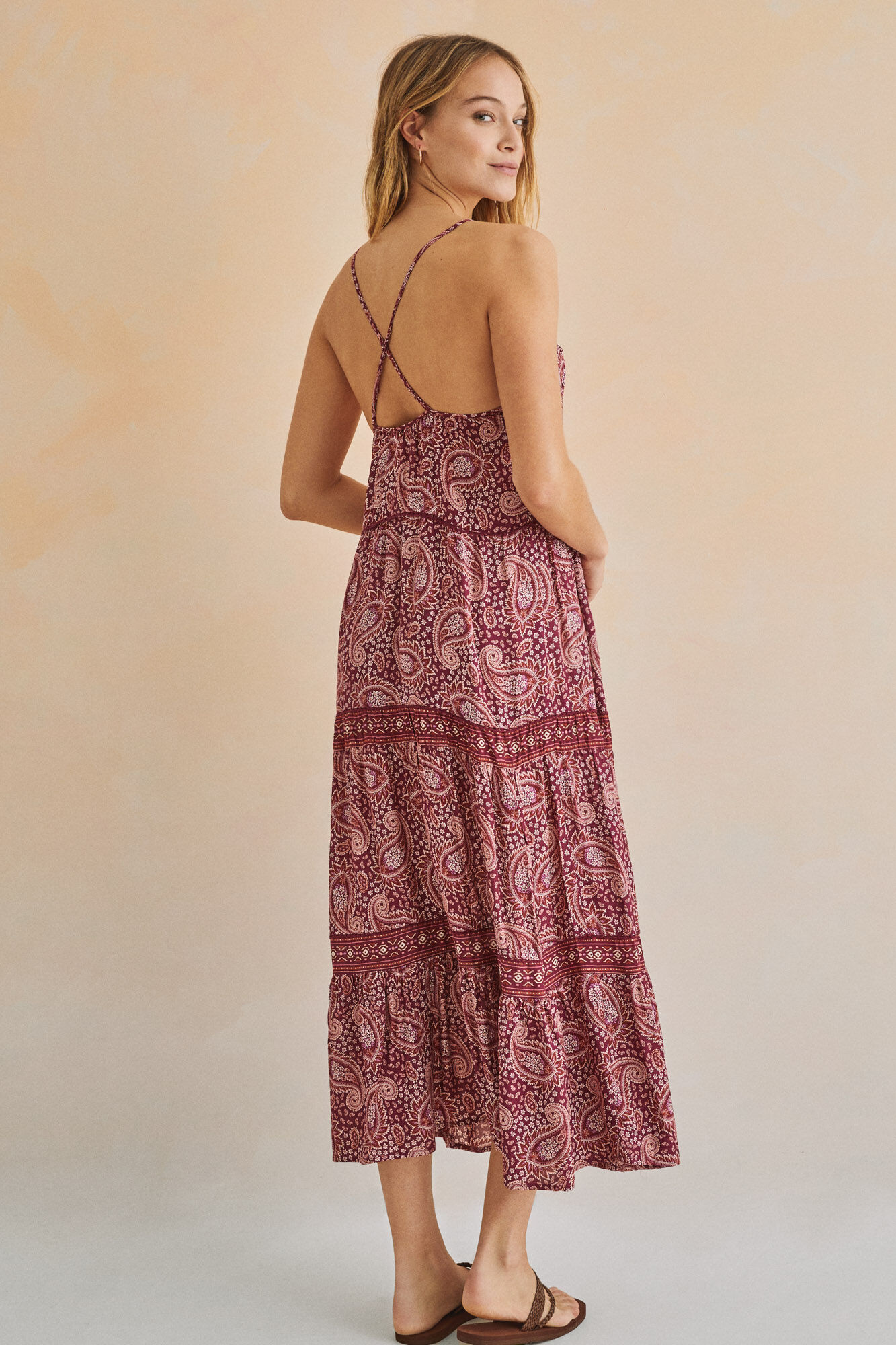 Vestido longo de alças com estampa indiana - estampa