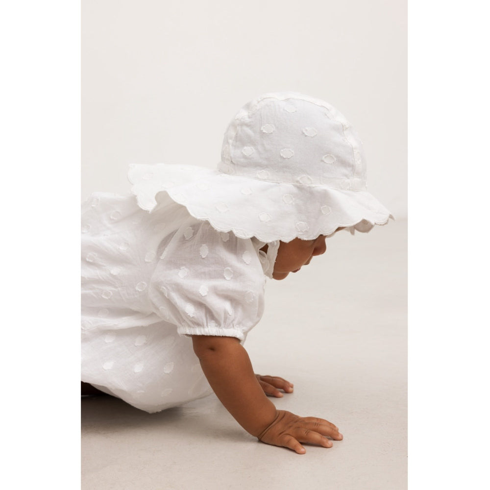 Køb MarMar Dobby Dots Gentle White Alba Baby Long Solhat