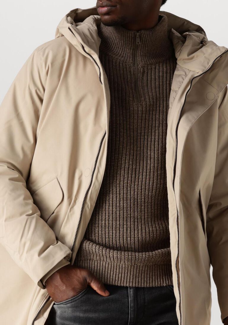 zand elvine parka's hjalmar