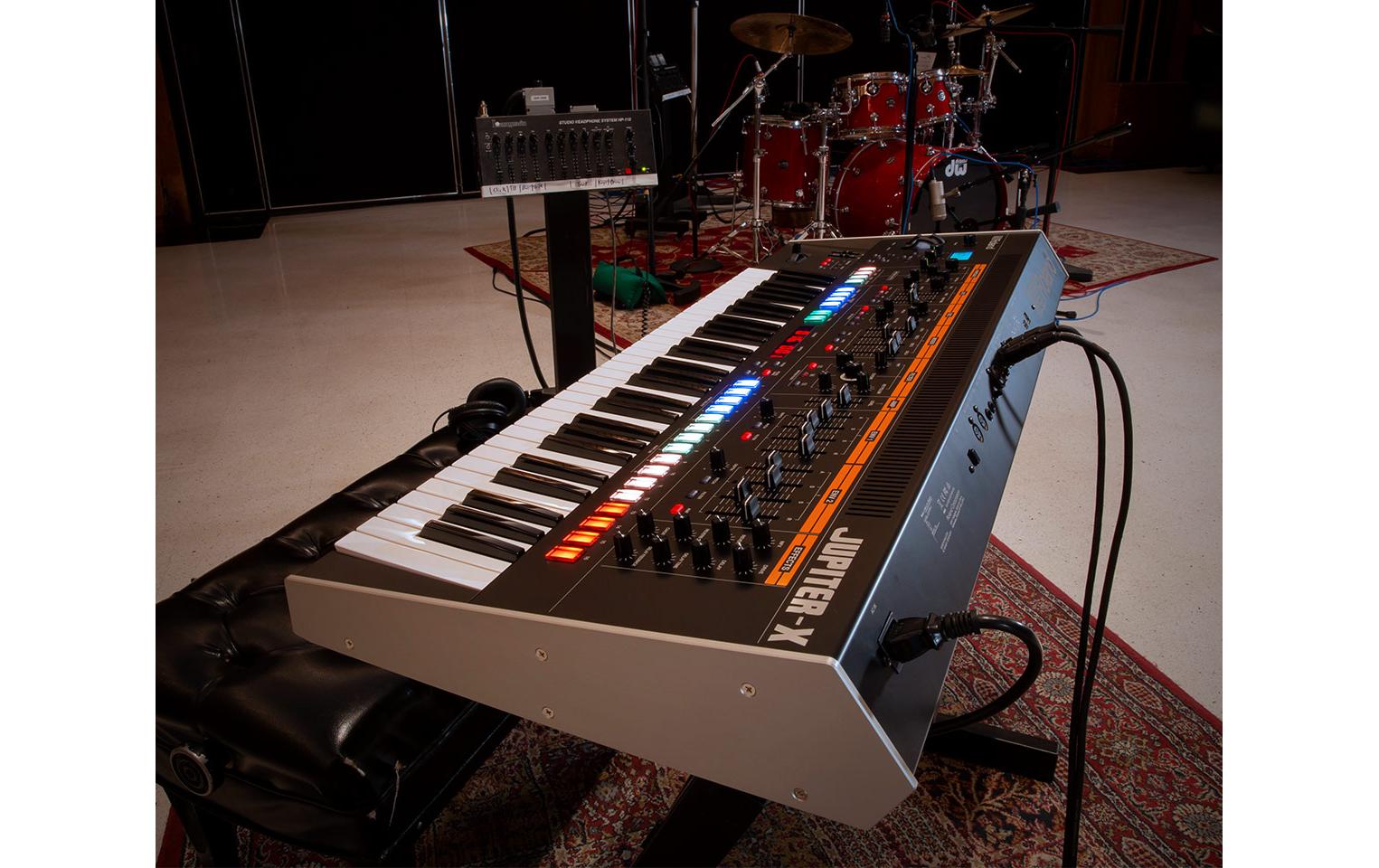 Synthesizer JUPITER-X<br>Digitaler Synthesizer