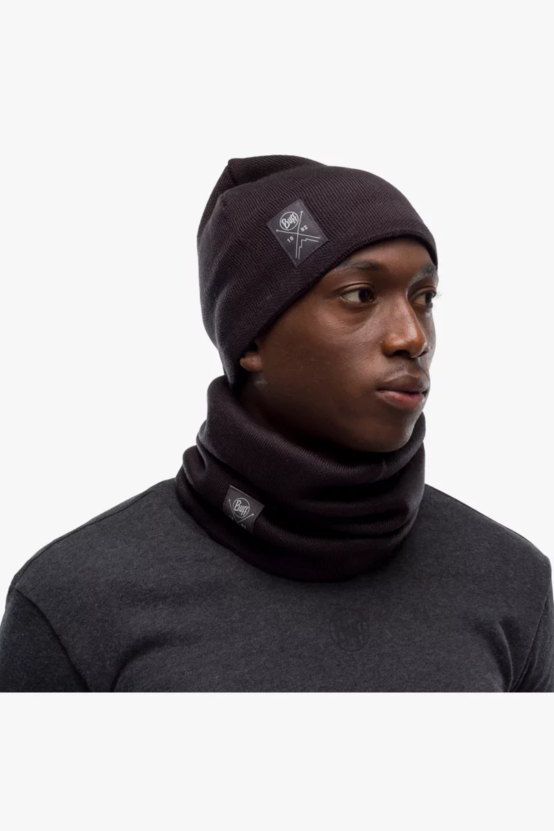 Buff Strick + Polar Neckwarmer
