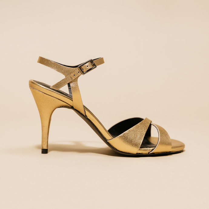 Sandales à talons et bouts ronds  en cuir metallisé or