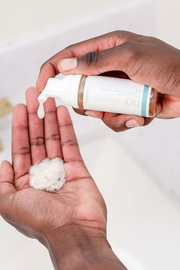 Le nettoyant du visage moussant HD Clean®