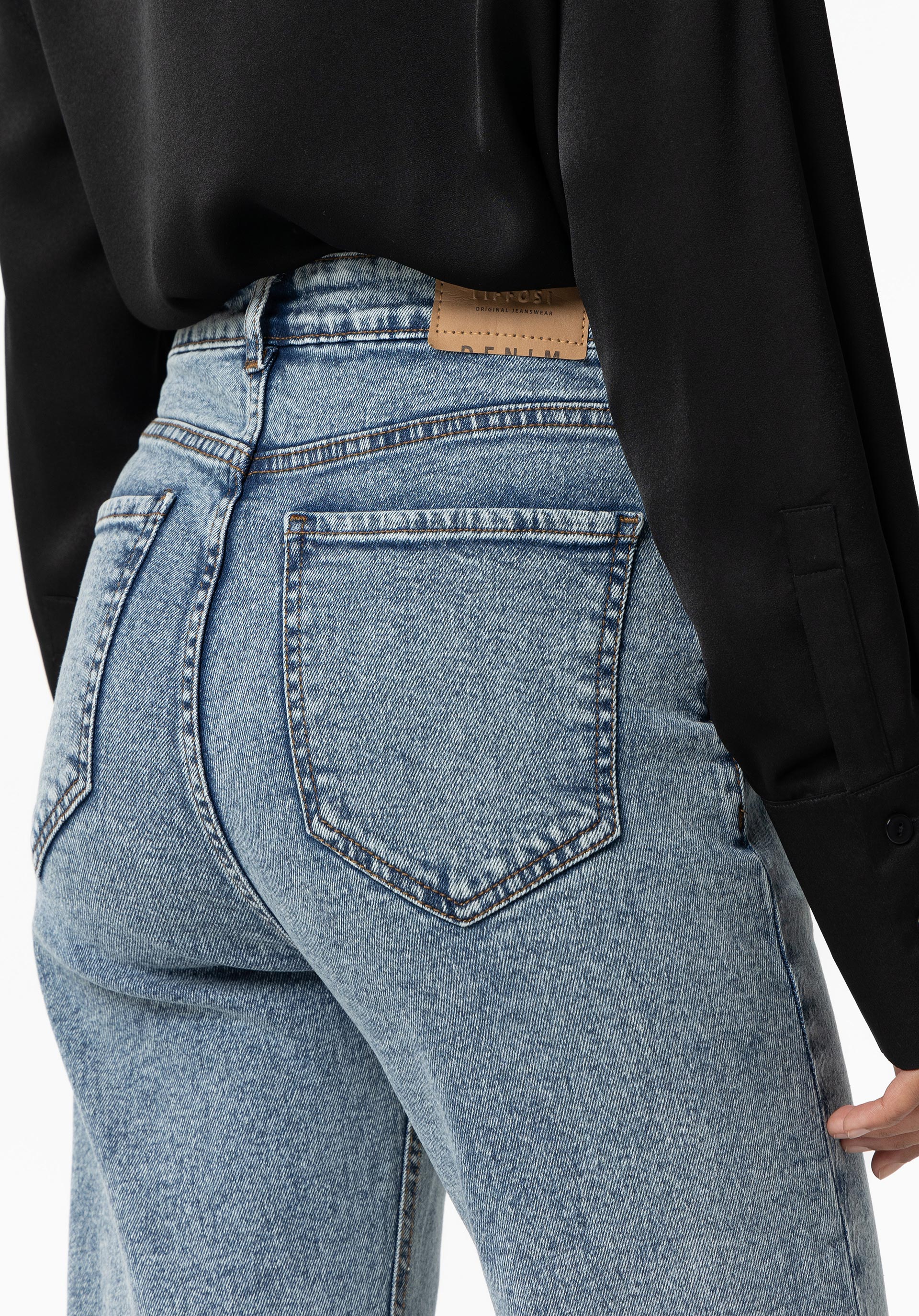 Jeans Mom Fit Cintura Alta Acid Wash