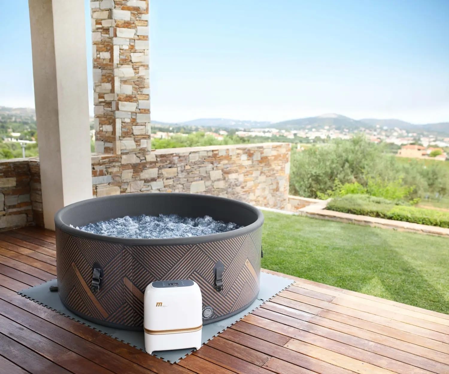 MSPA Whirlpool Mono – Aufblasbarer Whirlpool für 6 Personen | 173x173x70cm | 138 Massagedüsen mit 3 Intensitätsstufen | Indoor- und Outdoor-Spa | Winterfest & Ganzjahresnutzung | Komfortable Steuerung