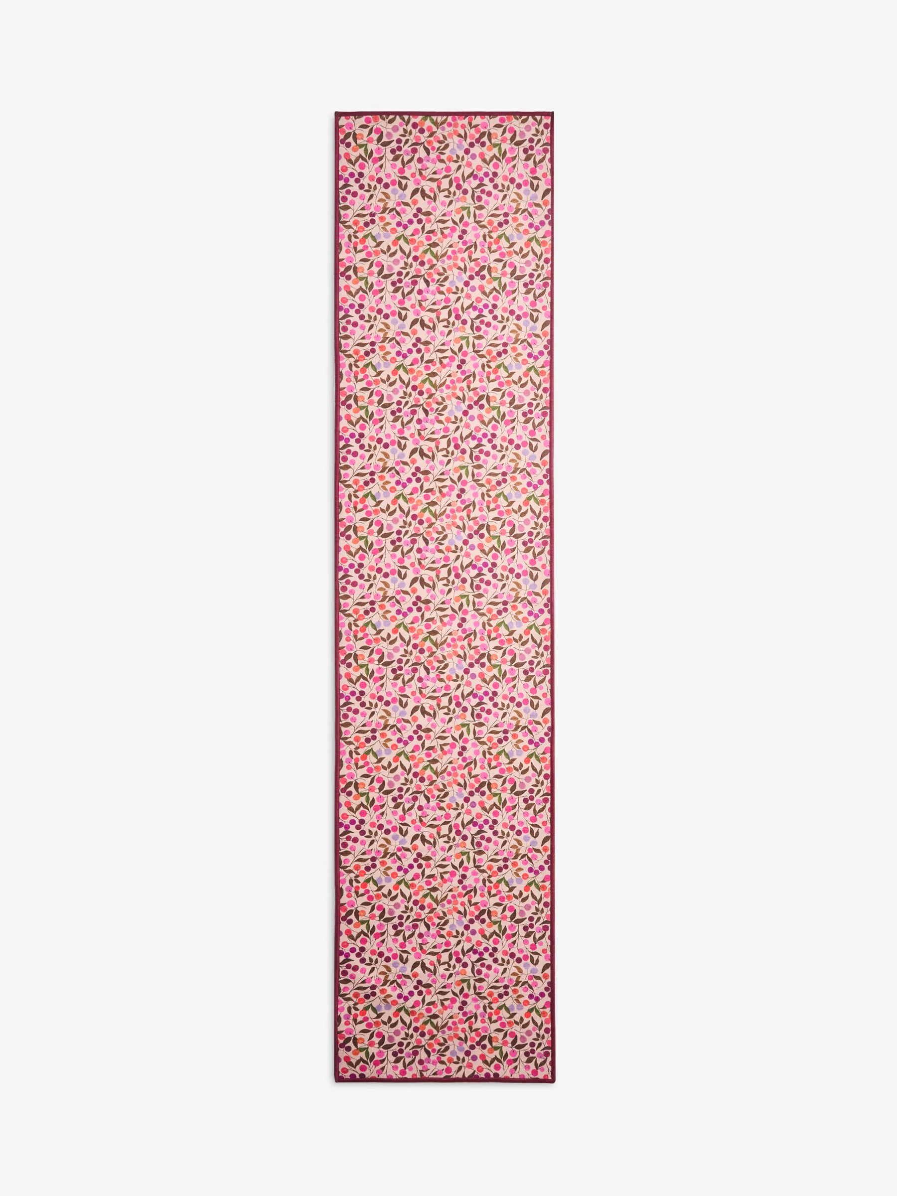 Washable Seasonal Berries Runner