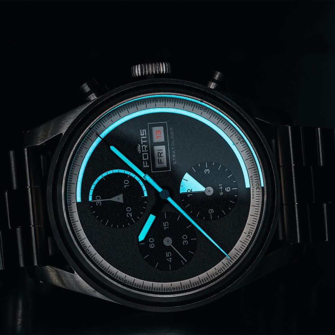 Fortis Stratoliner S-41 Cosmic Gray Block Bracelet