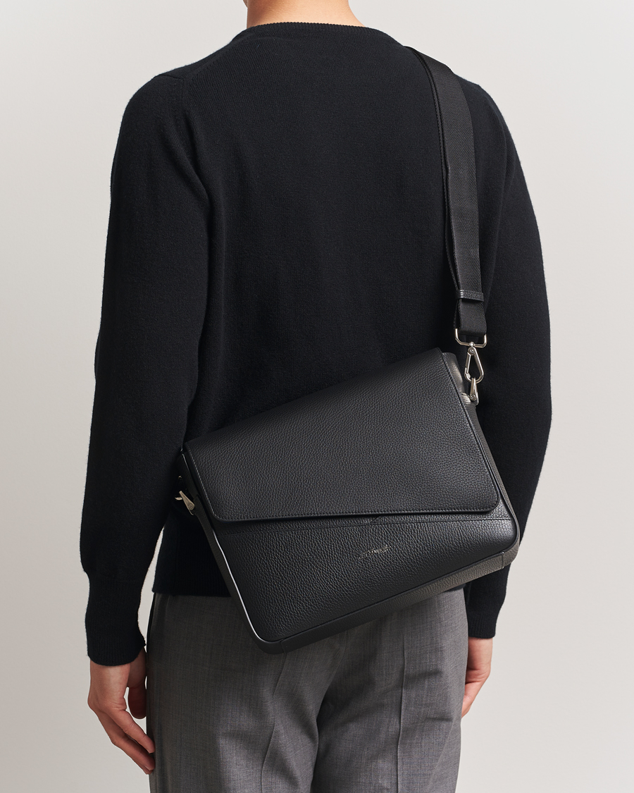 S.T. Dupont Neo Capsule Messenger Bag Black Grained